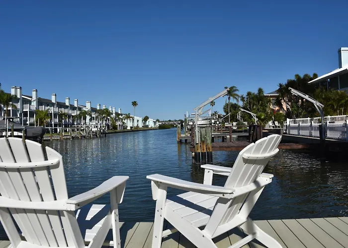 Infinaty Oasis - Waterfront - Pool - Walk To * Clearwater Beach