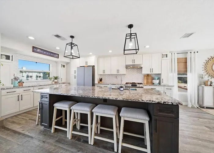 Holiday home Infinaty Oasis - Waterfront - Pool - Walk To Clearwater Beach