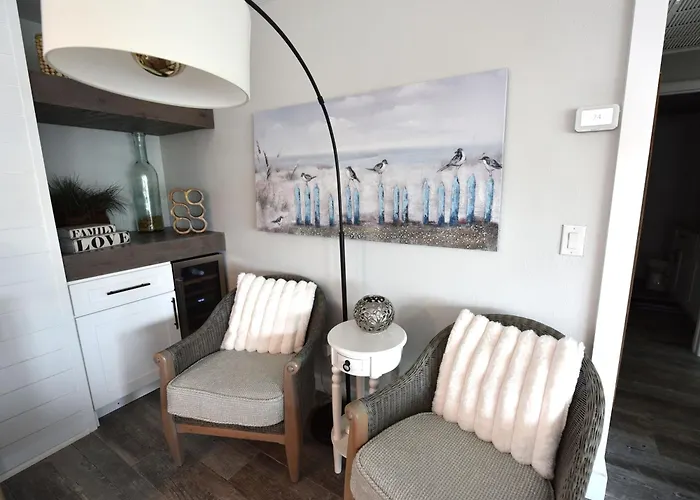 Infinaty Oasis - Waterfront - Pool - Walk To Holiday home